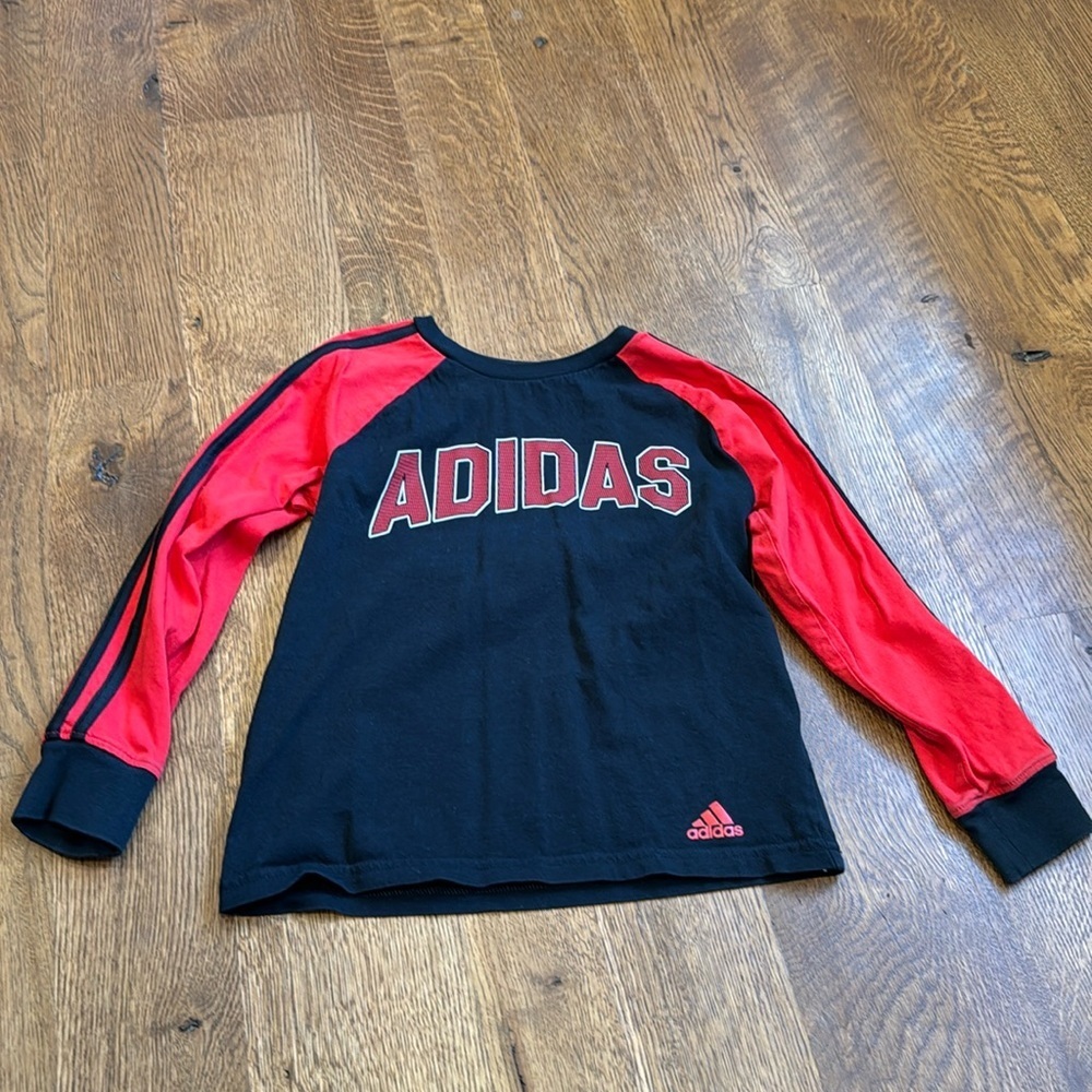 Adidas Boys Long Sleeve Tee Black and Red Size 6